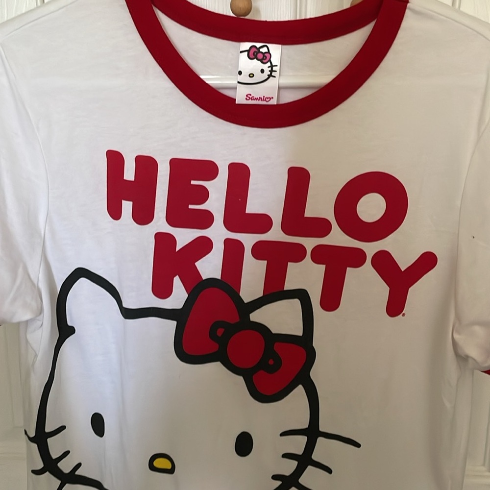 Hello Kitty Tshirt - Picture 2 of 4